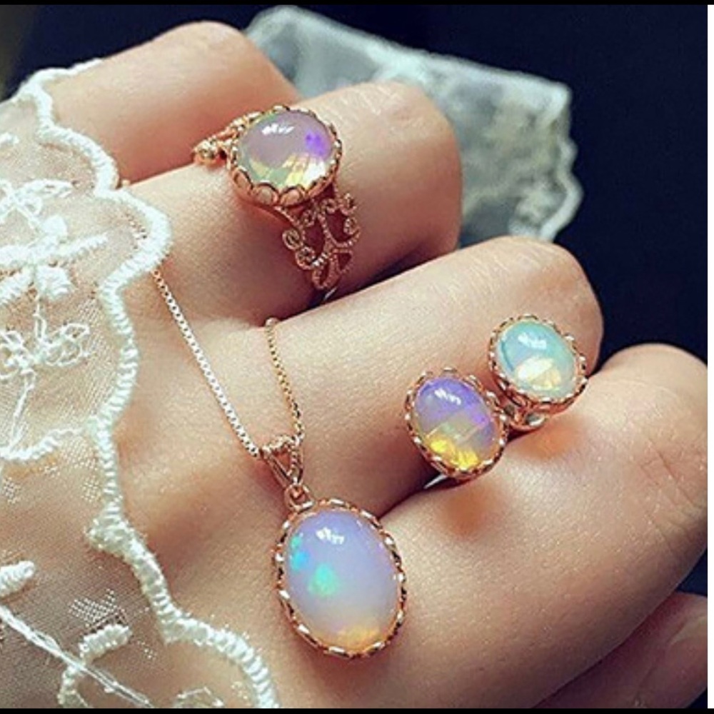 NEW IN! Opal and Gold Gypsy Jewelry Set - Picture 2 of 6
